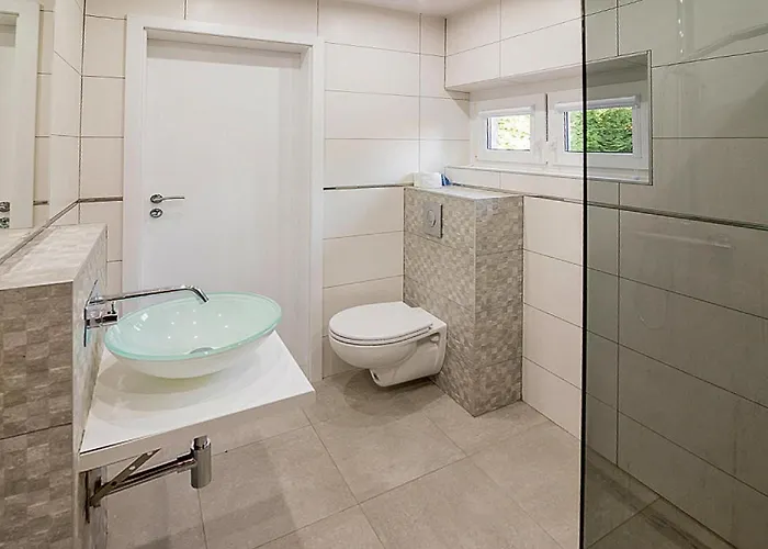 Holiday home With Garden, Close To The Wadzyn (Ostroda)