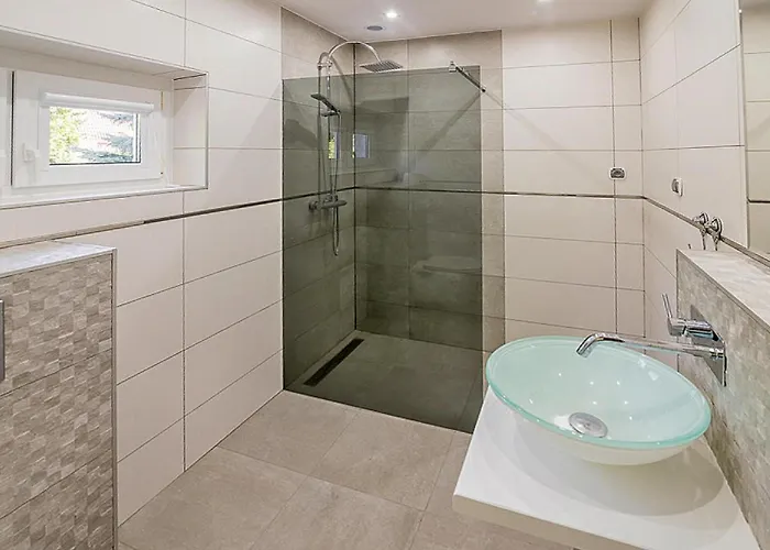 Holiday home With Garden, Close To The